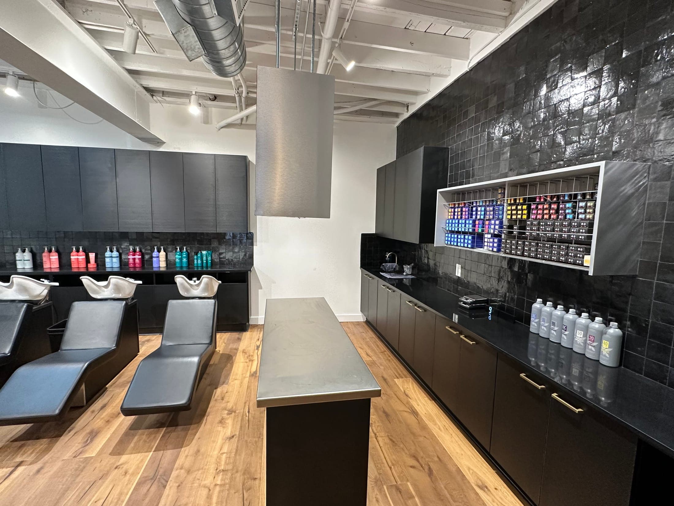 Austin salon — 4