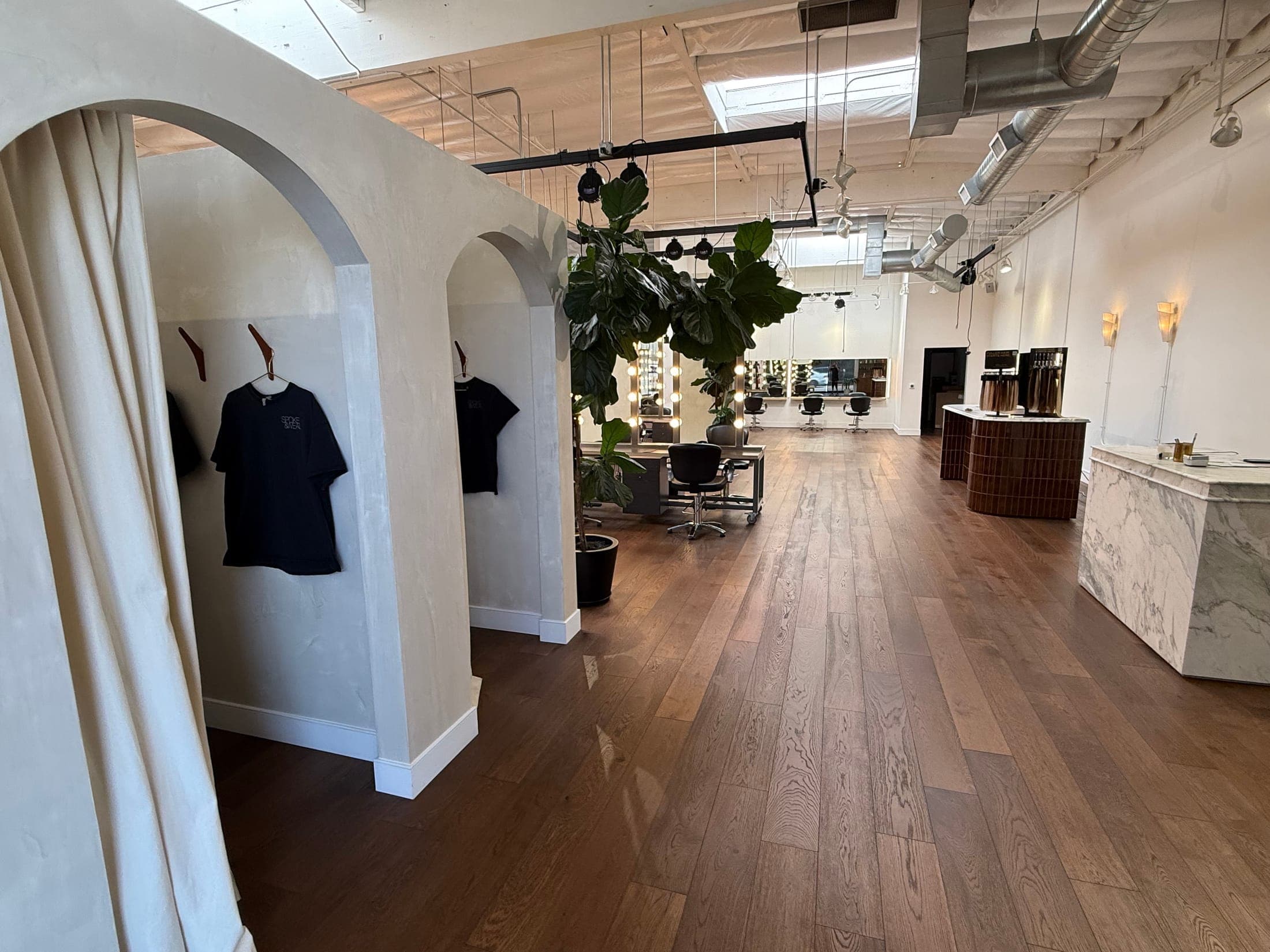 Los Angeles salon — 7