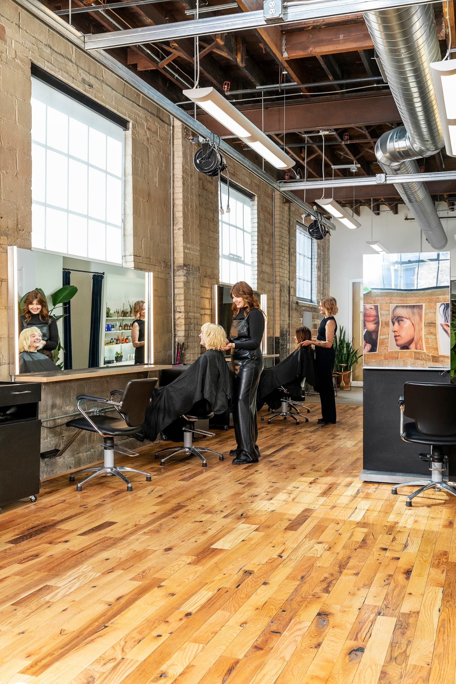 Minneapolis salon — 4
