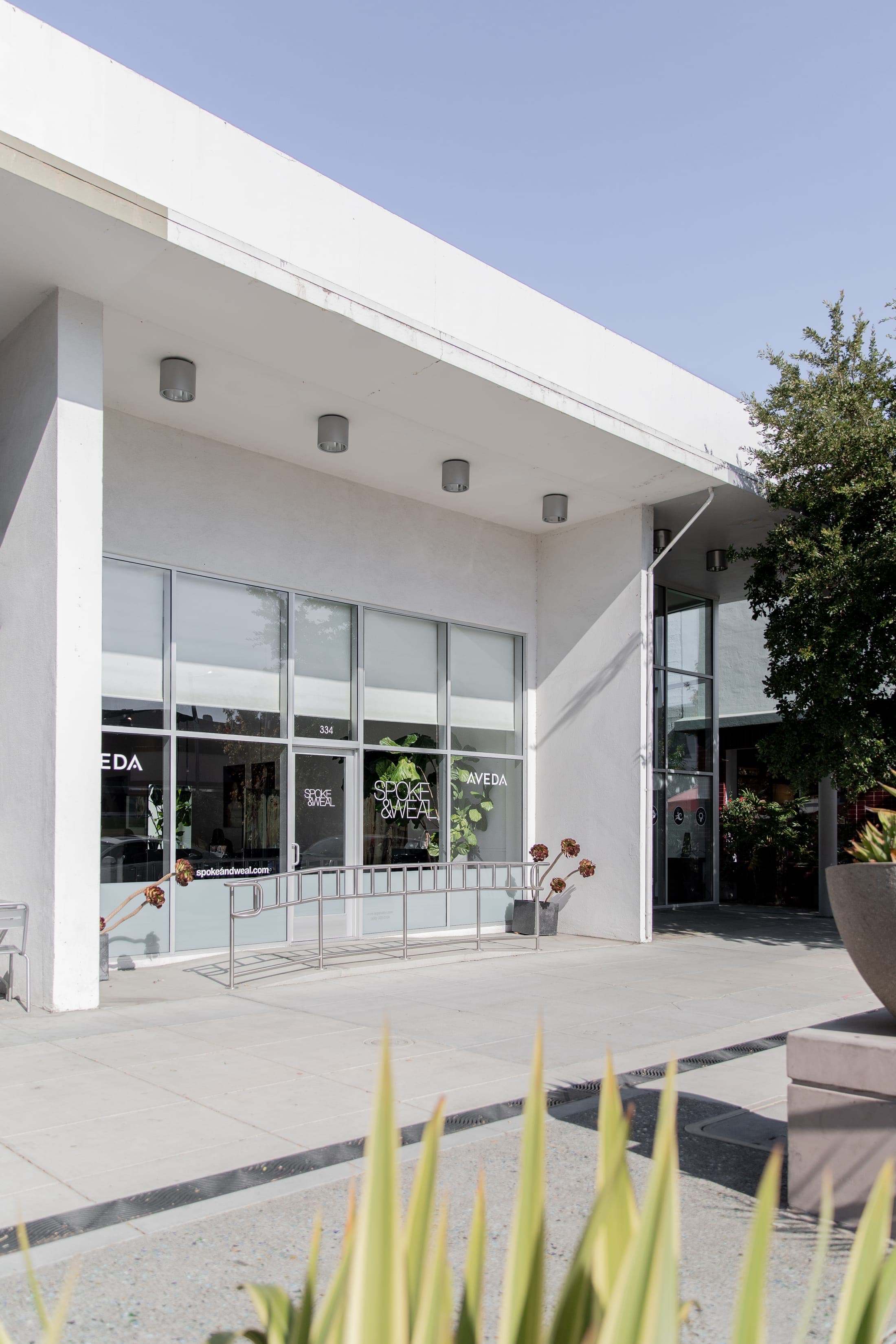 Palo Alto salon — 2