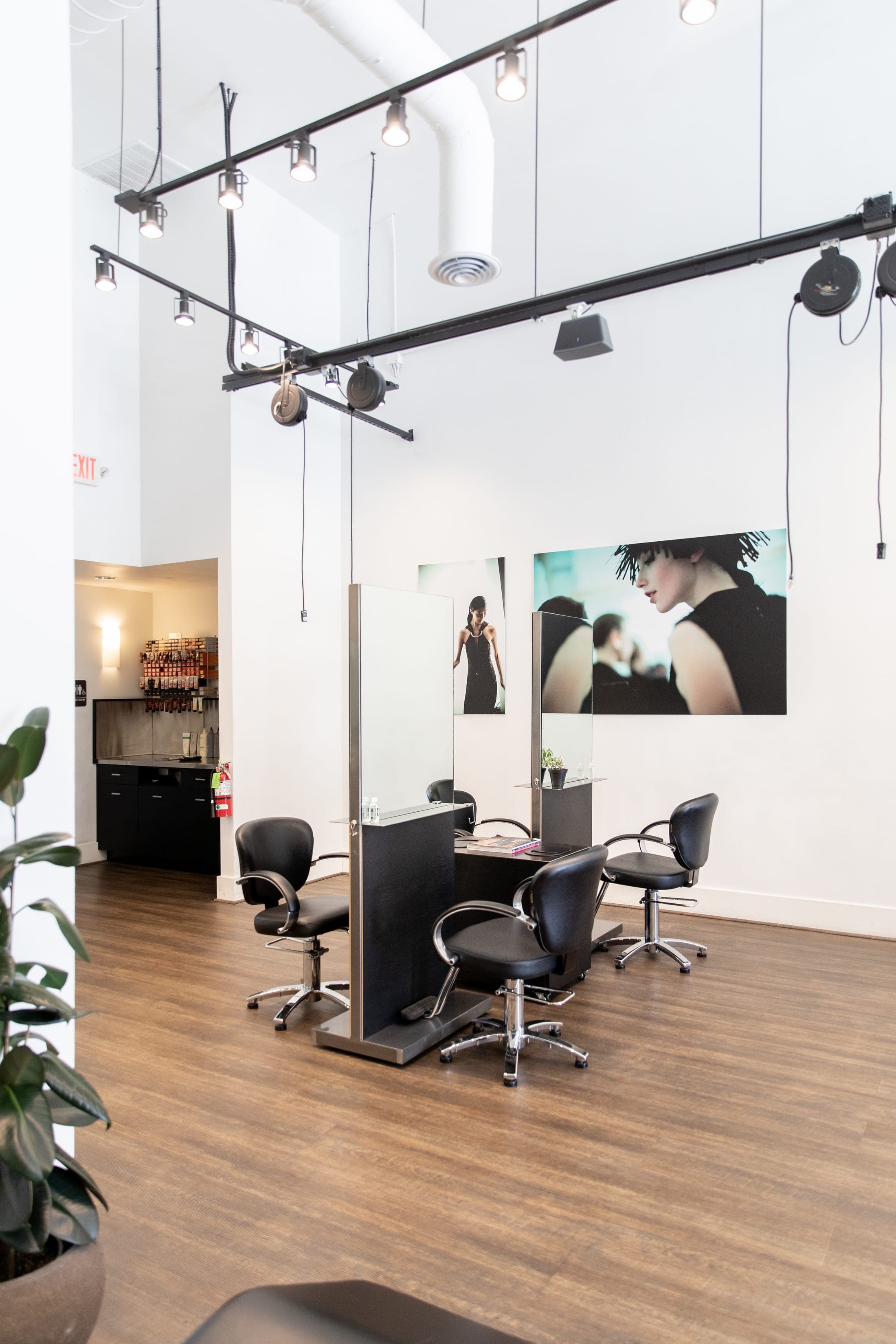 Palo Alto salon — 5