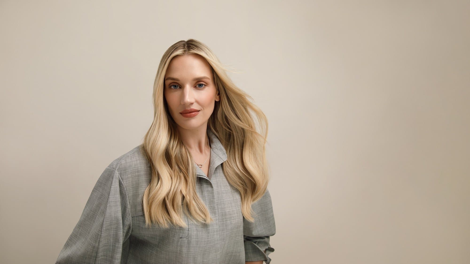 Long color-matched extensions moving in soft waves
